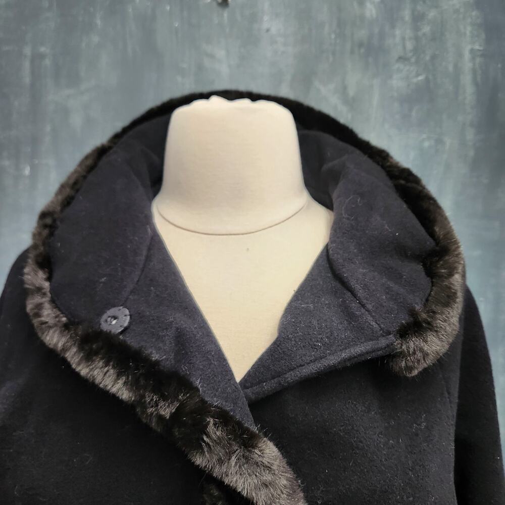 New Ellen Tracy Black Wool Blend Coat Cape Poncho XL Faux Fur Trim - Picture 3 of 8